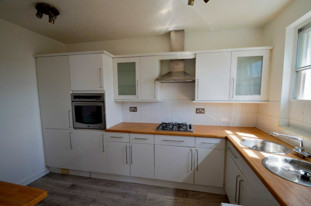 Apartment in Worcester - View 3
