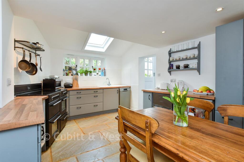 Church Place, Pulborough, West Sussex photo 4