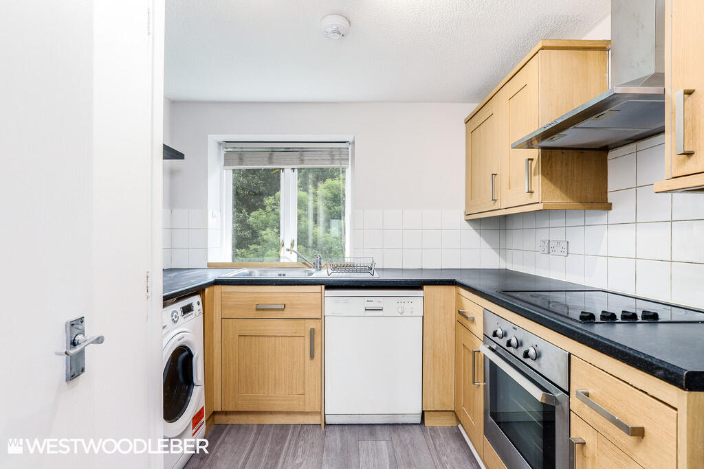 Apartment in Enfield - View 4