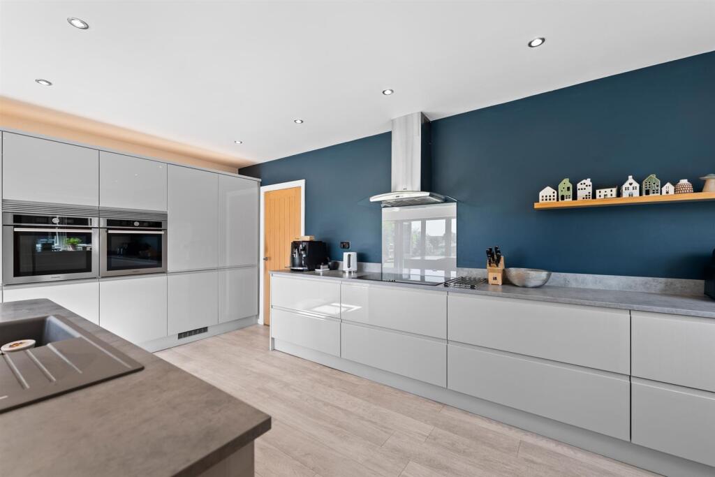 House in Rushcliffe, Bingham - View 2