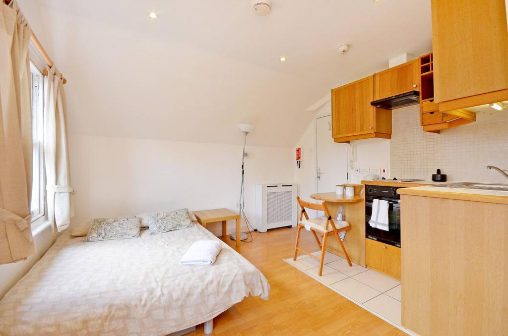 Studio flat for rent