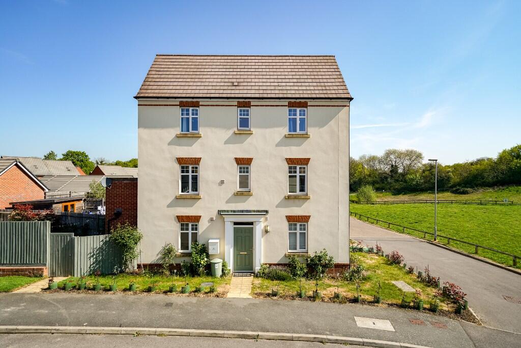 Main image of property: Burgundy Drive, Hemel Hempstead, Hertfordshire, HP2 7BX