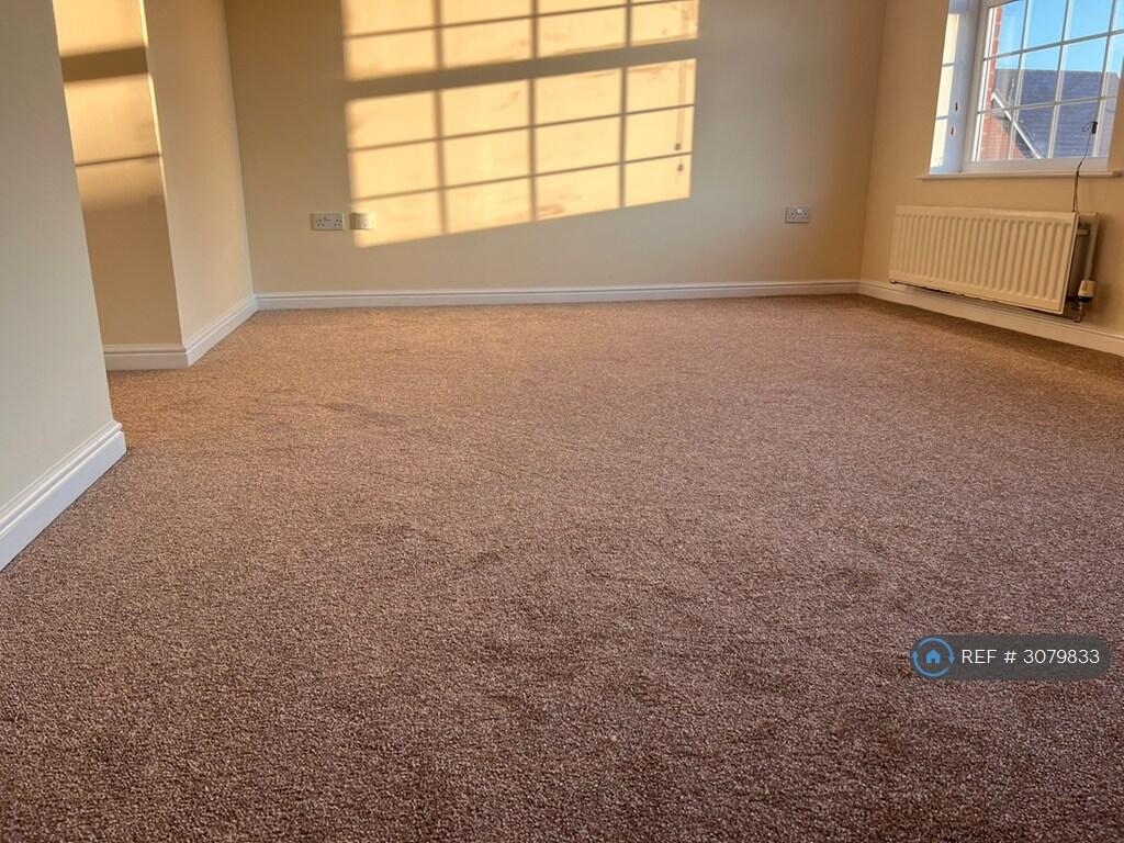 Apartment in Redhill - View 5