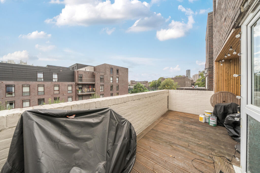 Apartment in London - View 5