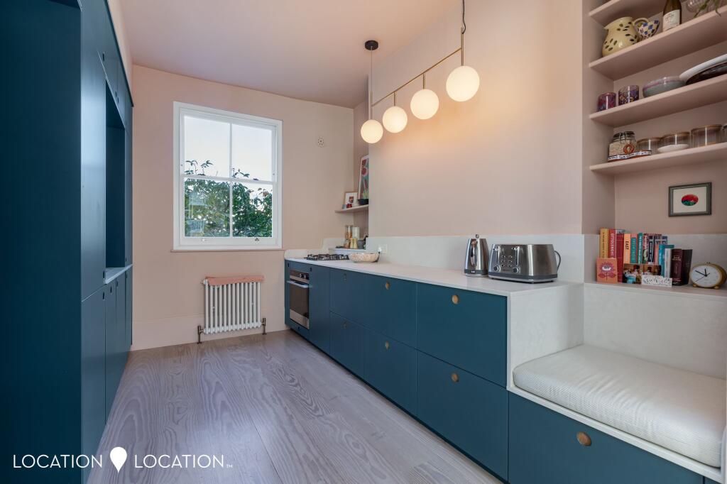 Apartment in London - View 5