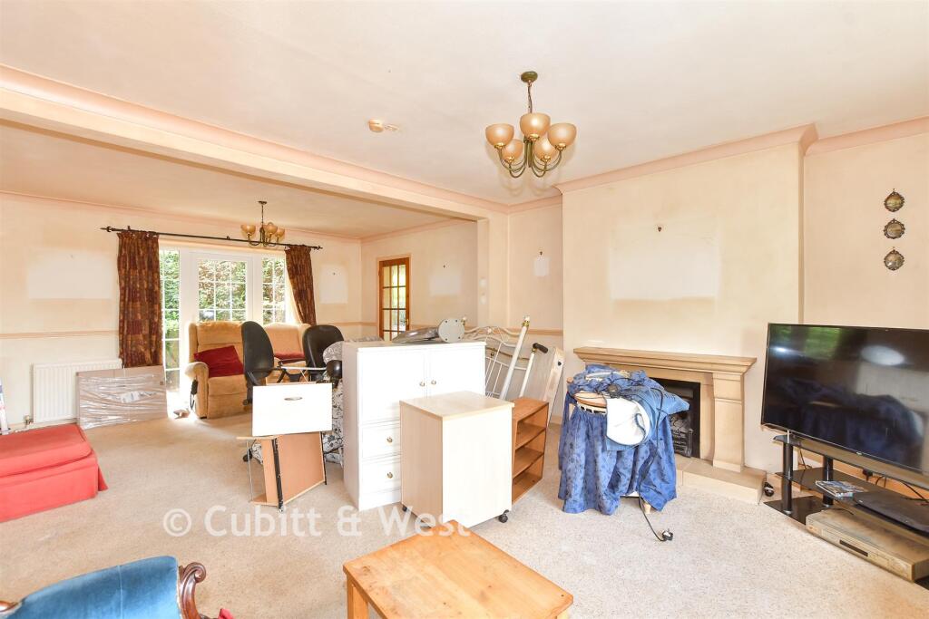 House in Wealden, Crowborough - More