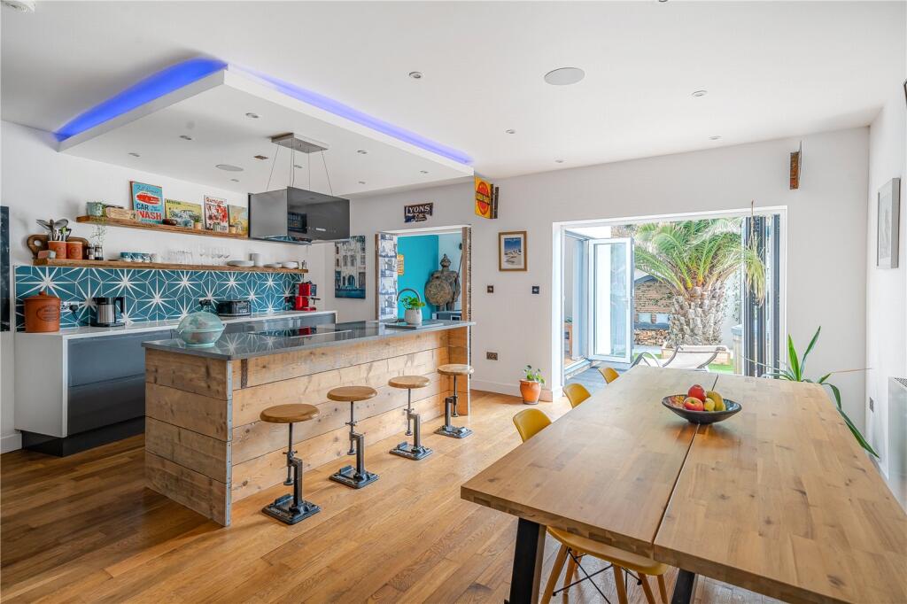 Tower Road, Newquay, Cornwall, TR7 photo 4