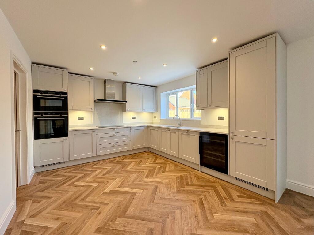 7, Blackberry Close, Great Barford, MK44 photo 2