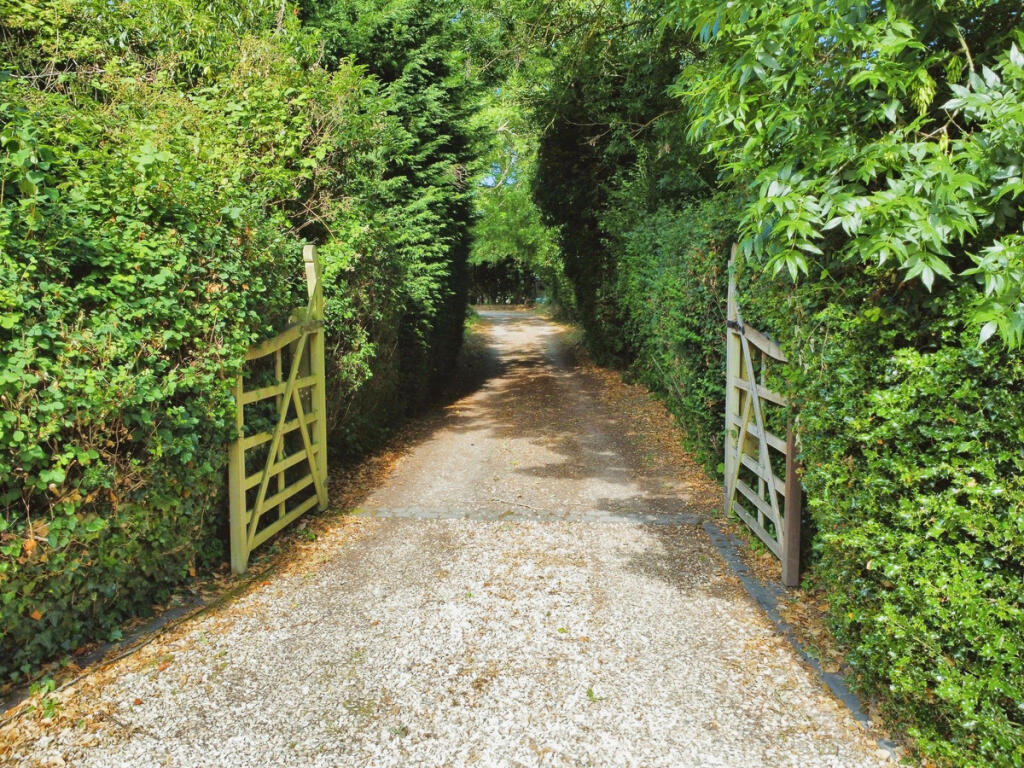 Additional image 24 of Wootton Wawen, Henley-In-Arden, Exceptional Value