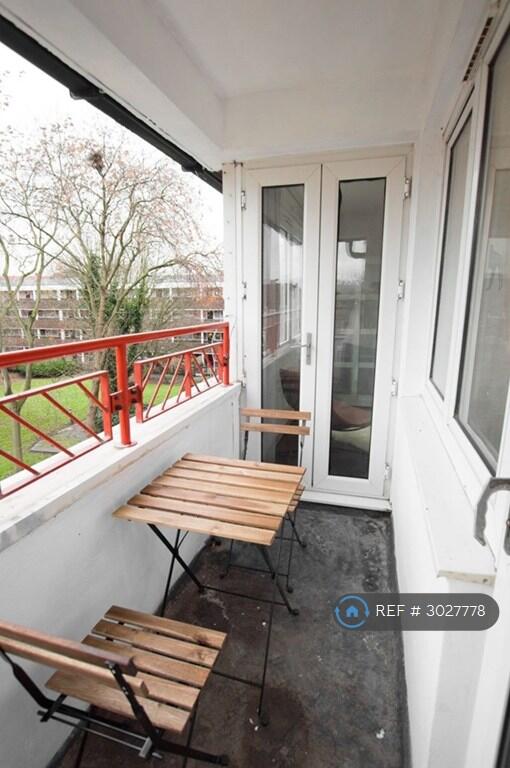 Apartment in London, Pepys Estate, New Cross Gate - View 4