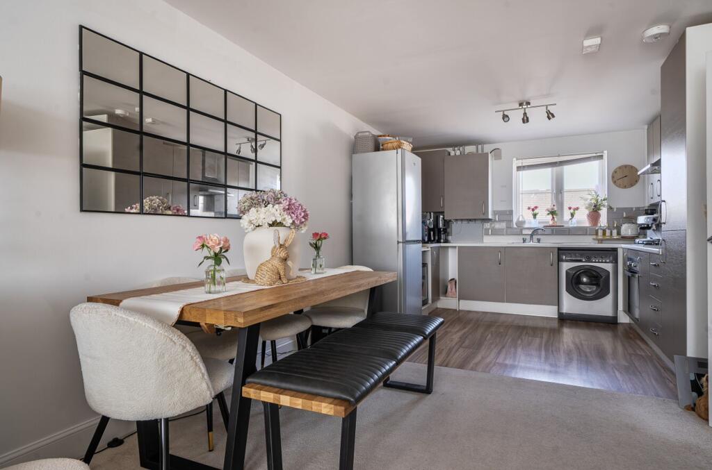 Apartment in Chichester, Tangmere - More