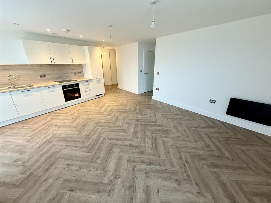 Apartment in Derby - View 4