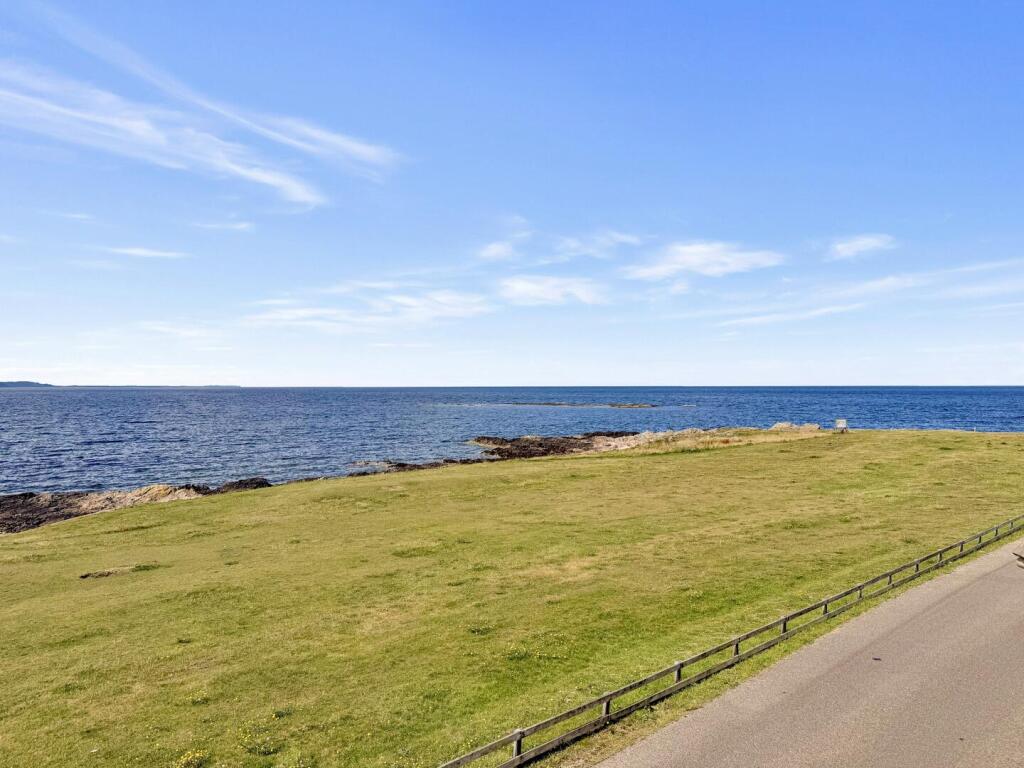 House in Aberdeen, Moray - View 4