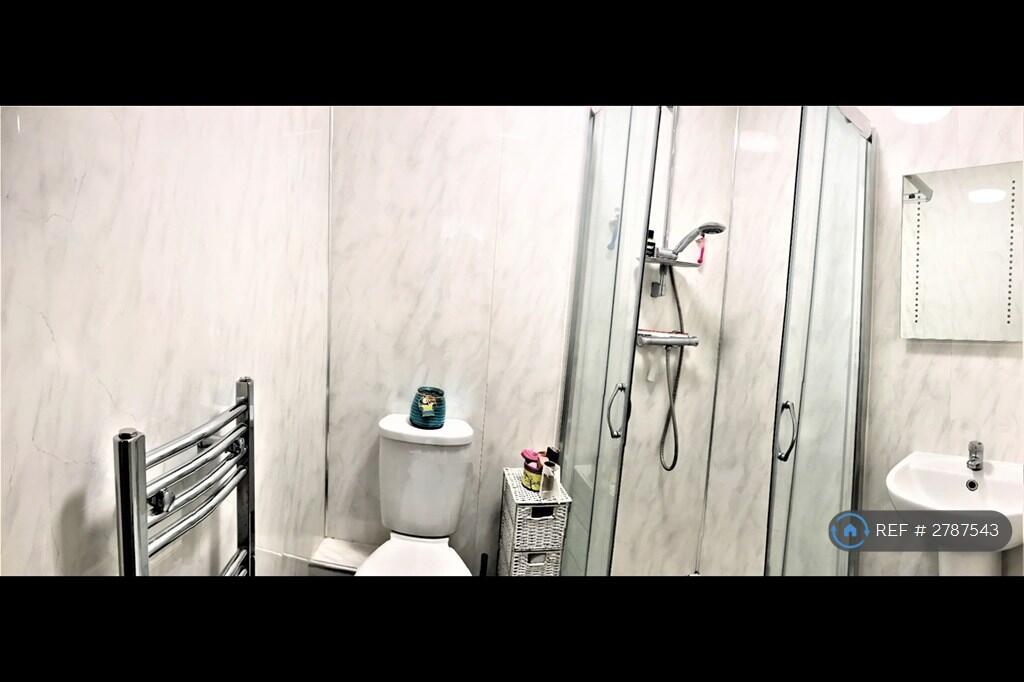 1 bedroom house share for rent
