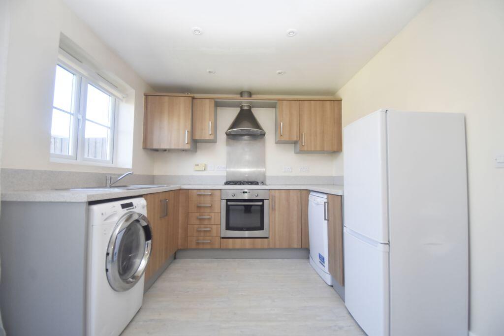 House in Basingstoke and Deane, Buckskin - View 2