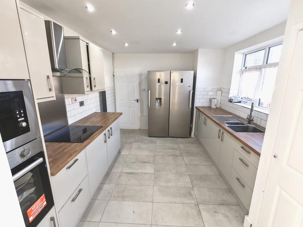 House in Walsall, Dudley's Fields - View 2
