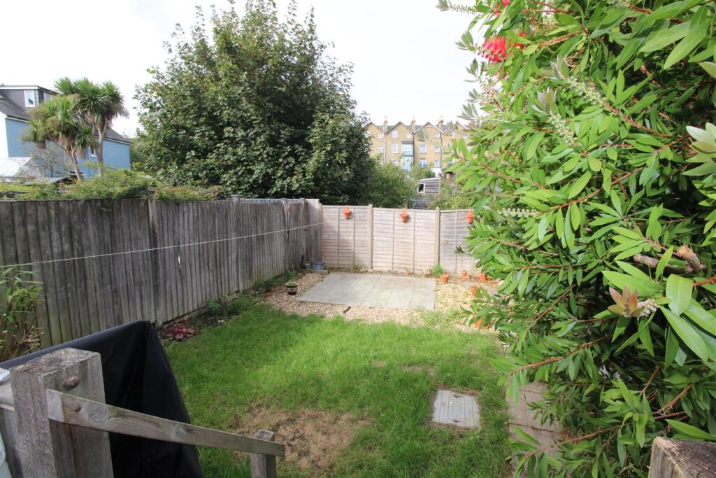 House in Cowes, Isle of Wight - View 4