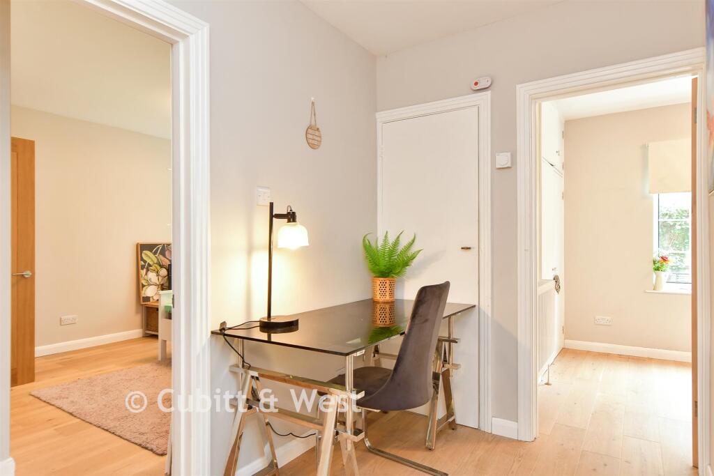 Prince Regents Close, Brighton, East Sussex photo 4