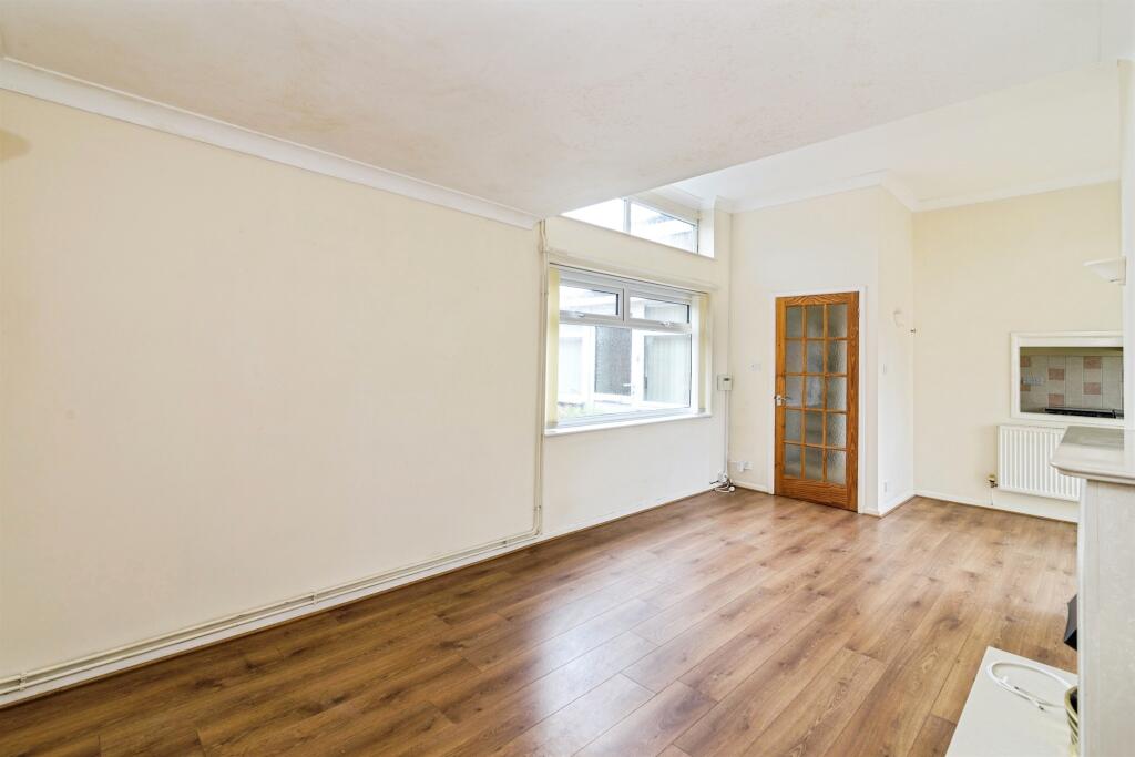 House in East Suffolk, Oulton Broad - More