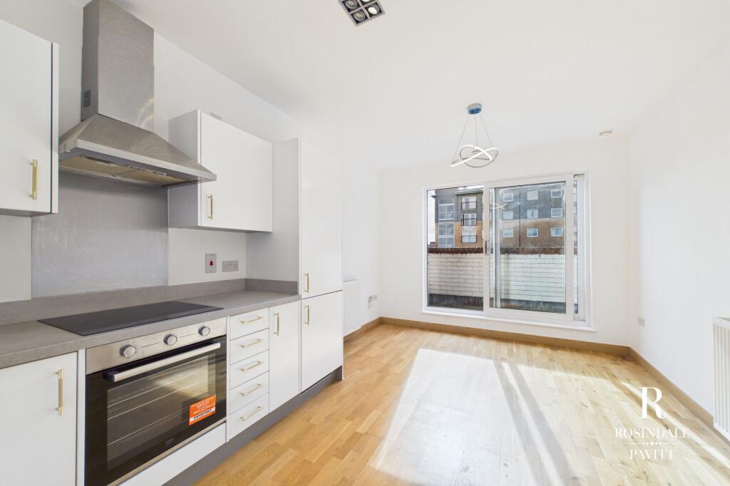 Apartment in Sutton - View 5