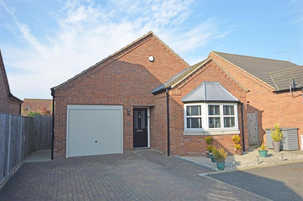 3-bed bungalow on Eastlands, Crowland, Peterborough, £387,500