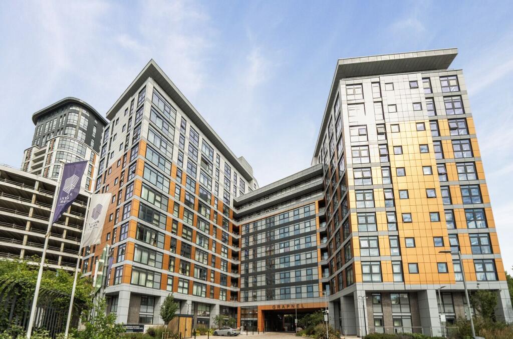 Main image of property: Grapnel Apartments, 31 Furness Quay, Salford, M50