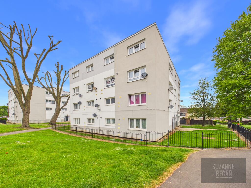 2-bed flat on Raphael Close, Whoberley, Coventry, £100,000