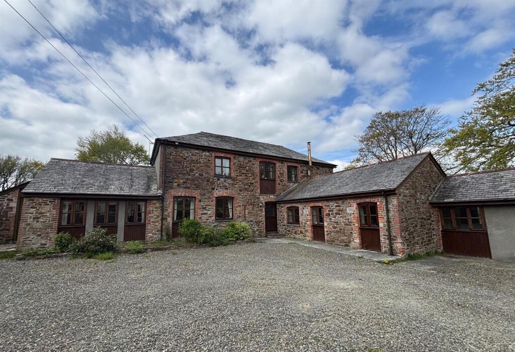 Main image of property: Pipers Pool, Launceston