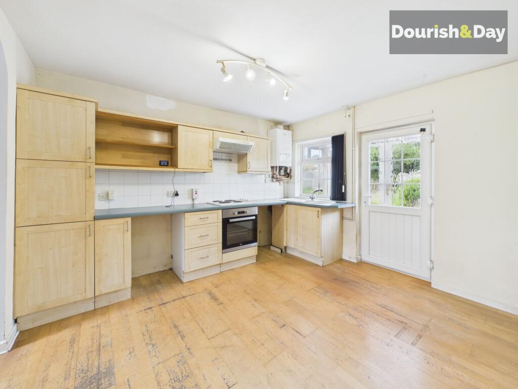 House in Stoke-on-Trent - More