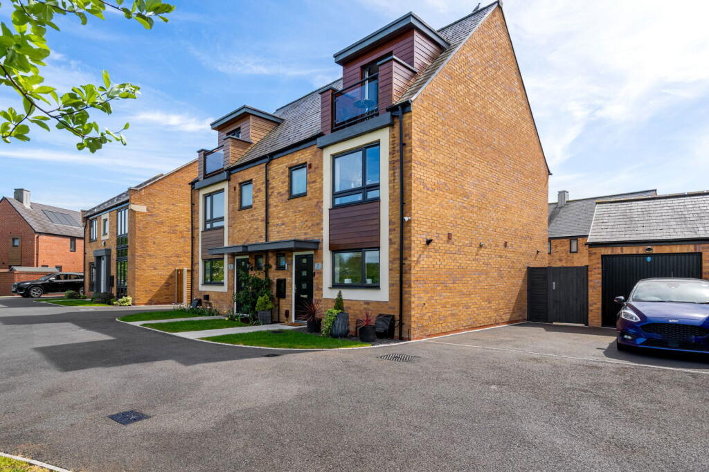 Cape Ruby Close, Bishops Cleeve, Cheltenham, GL52 photo 2