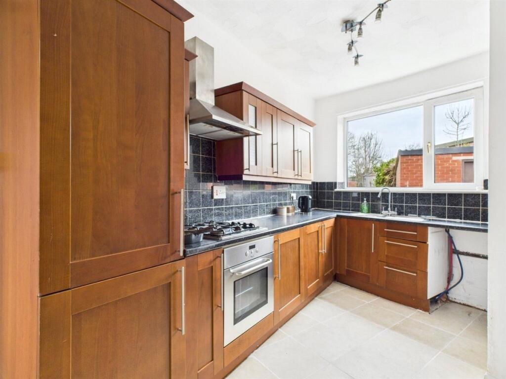 Victoria Street, Hemsworth, Pontefract, West Yorkshire, WF9 photo 3