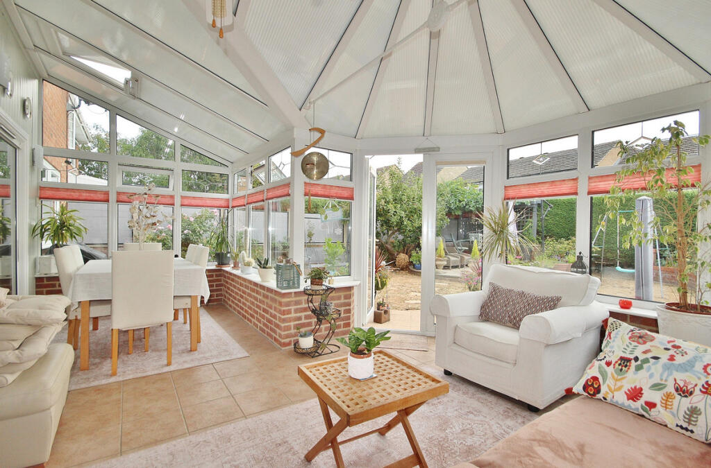 House in West Oxfordshire, Carterton - View 3
