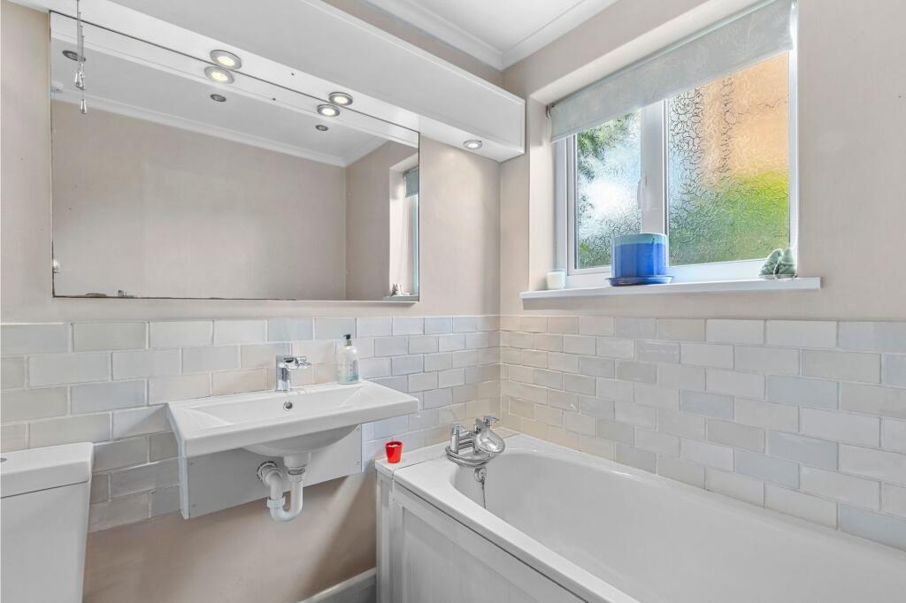 House in Halton, Buckinghamshire - More