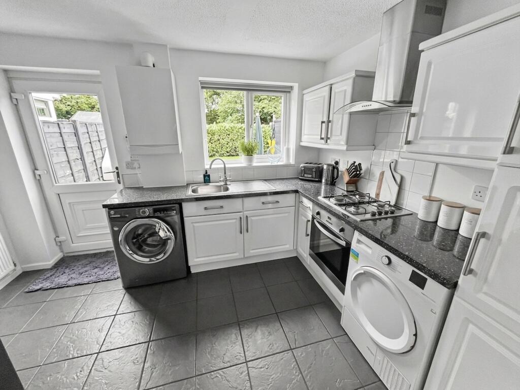 St. Georges Road, Bury, BL9 photo 4