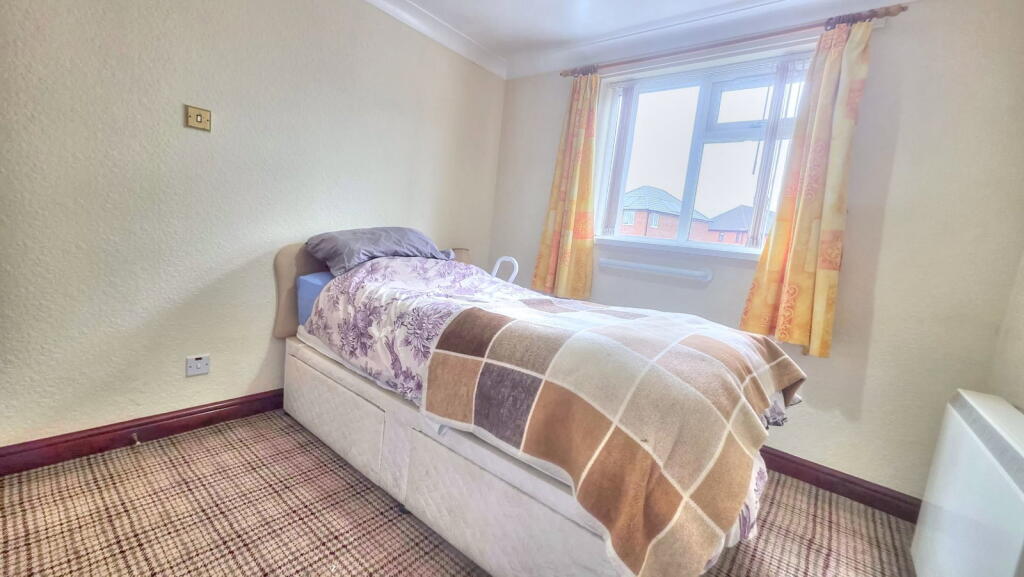 Apartment in Stoke-on-Trent - View 5