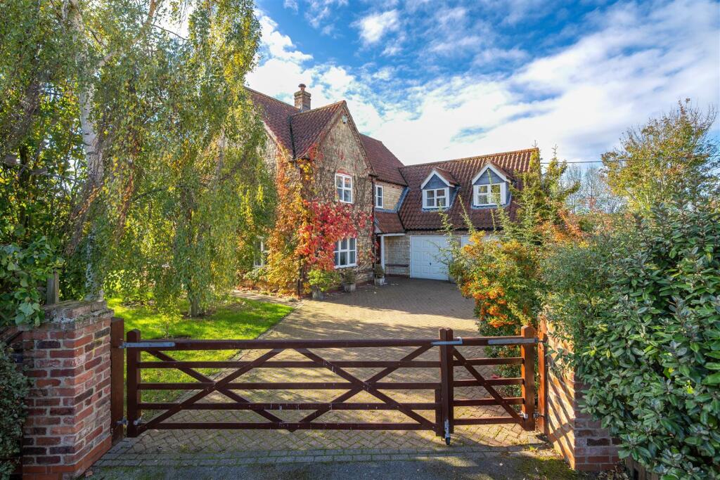 Main image of property: 5 Wrays Yard, The Green, Nocton