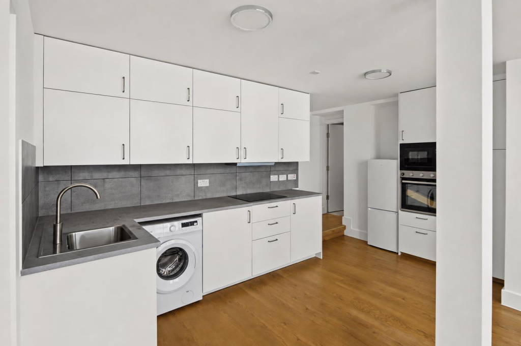 Apartment in Northampton, West Northamptonshire - View 3