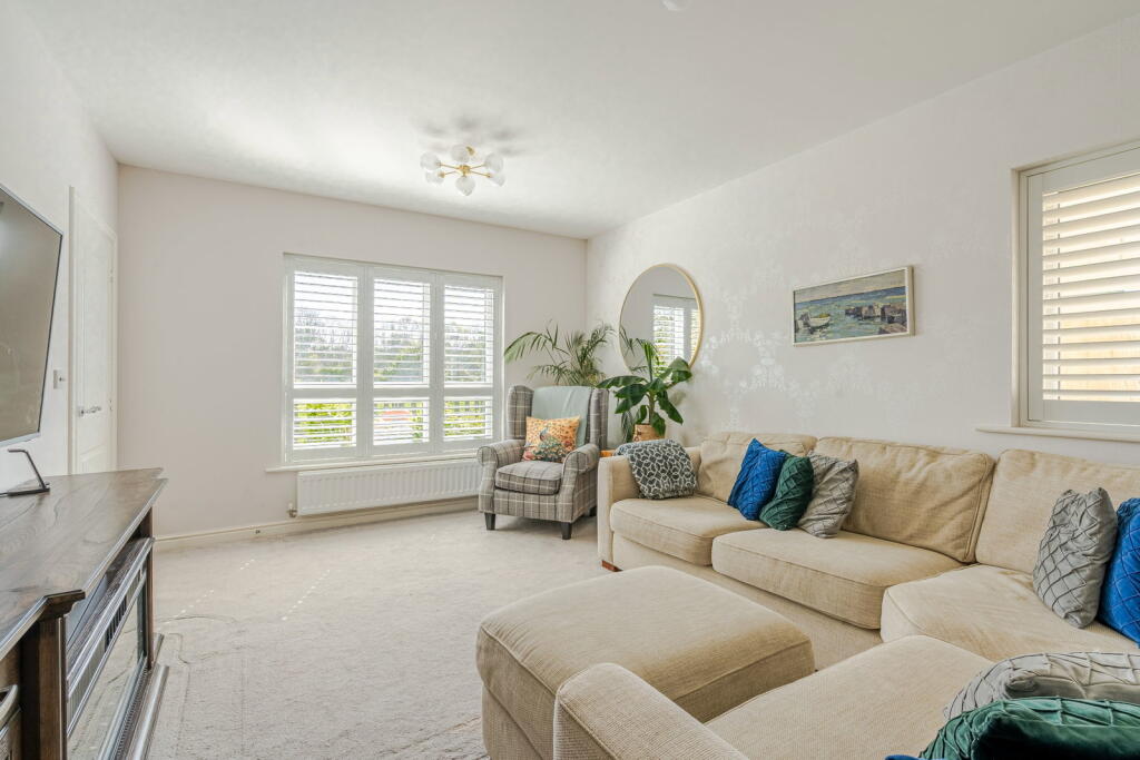 House in Swindon, St. Paul Malmesbury Without - More