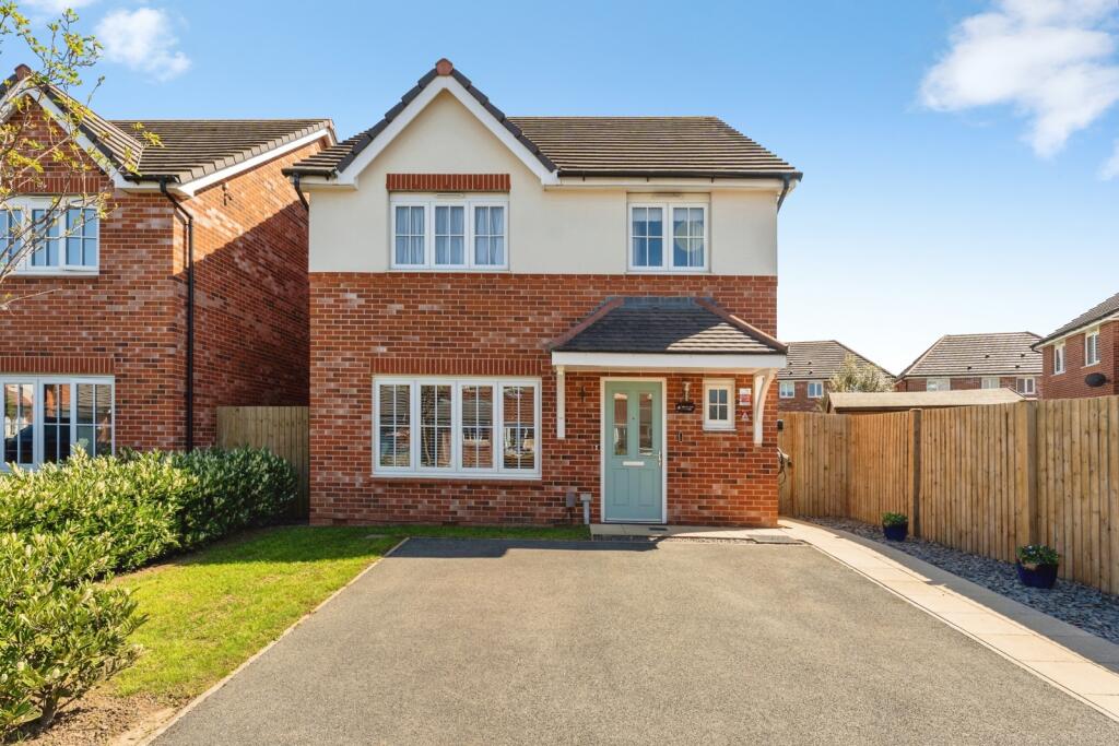Main image of property: Grayling Avenue, Ellesmere Port, Cheshire, CH66
