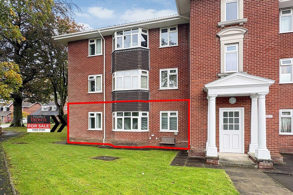 1-bed flat on Trinity Court, Congleton, £120,000