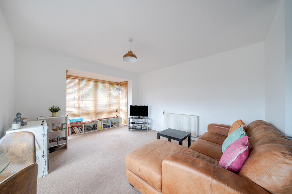 Squirrels Close, Swanley, Kent photo 4