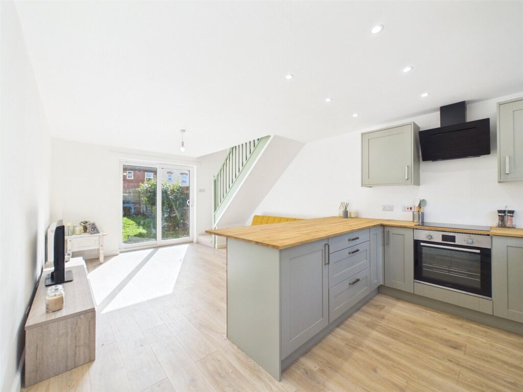 House in Worcester - View 2