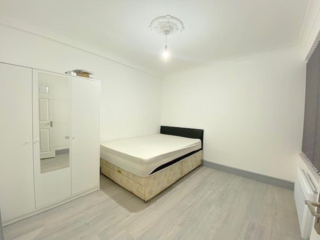 Main image of property: Oldfield Circus, Greenford, UB5