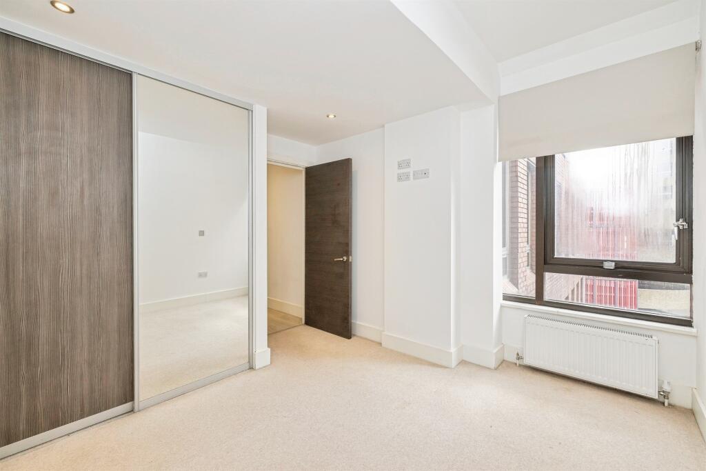 Apartment in Watford, North Watford - More
