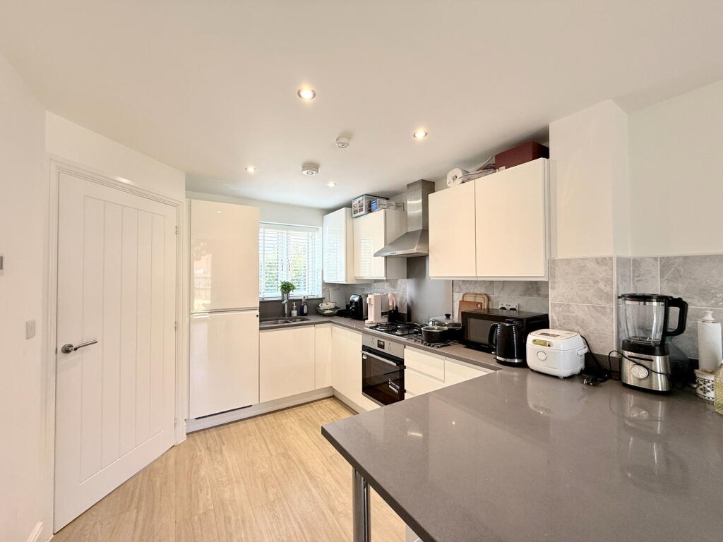 Handford Crescent, Shirley photo 5