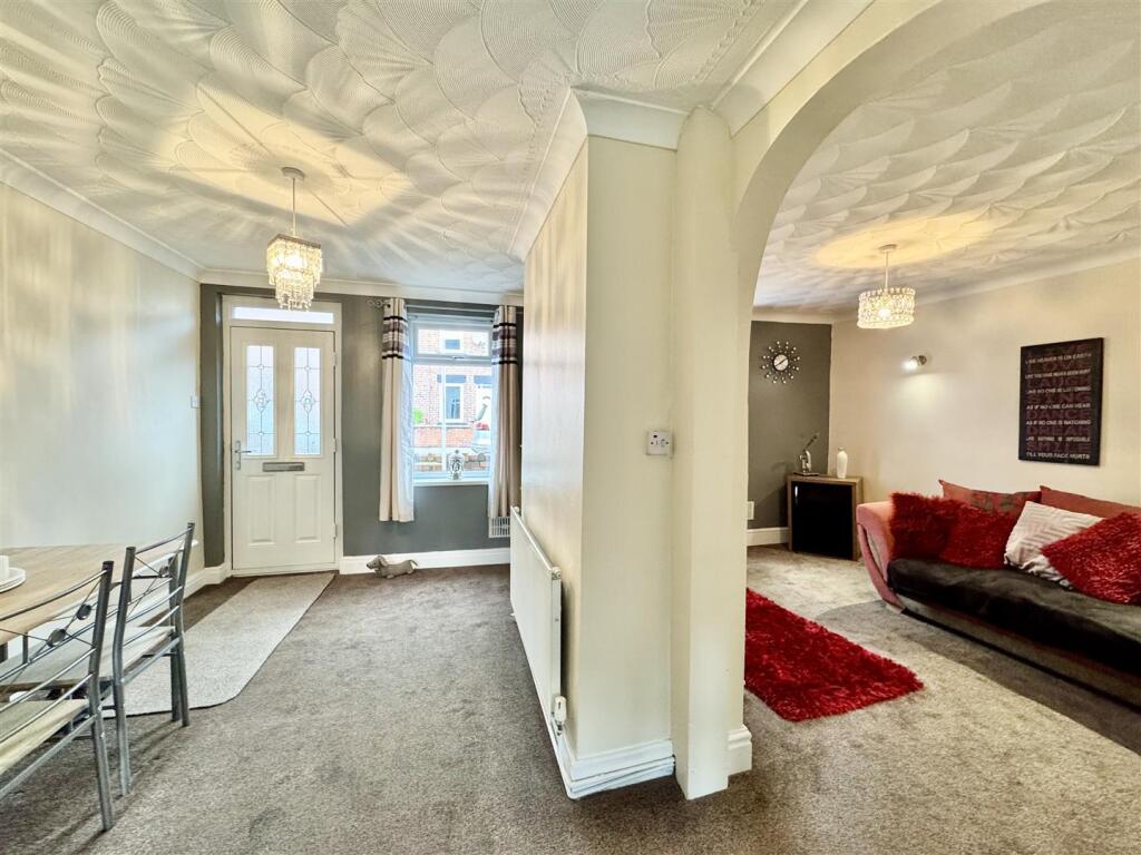Towngate, Mapplewell, Barnsley, S75 6AT photo 3