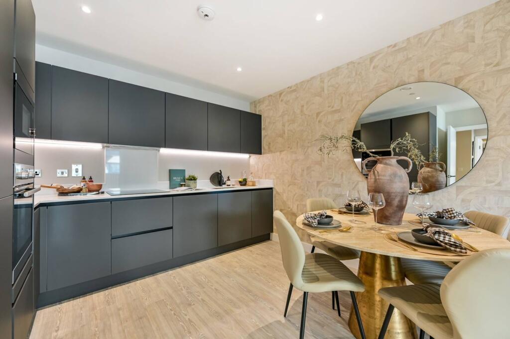 Main image of property: Kew Bridge Rise, Kew Bridge, TW8