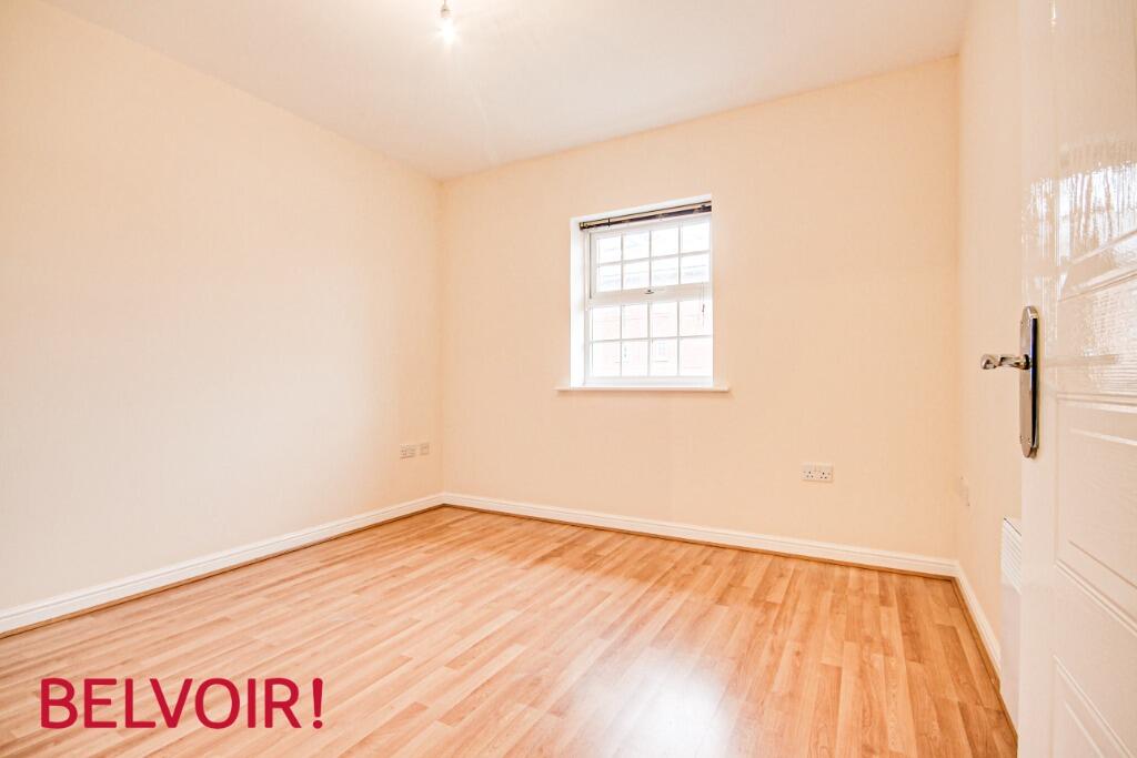 Apartment in Gloucester - View 5