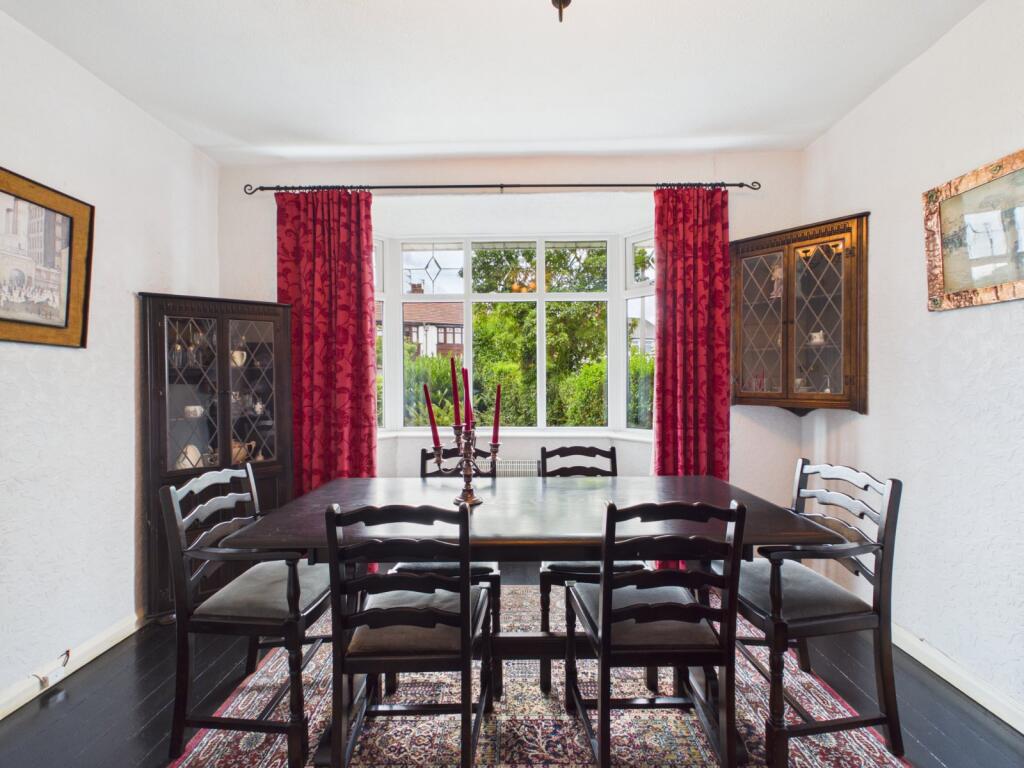 House in Tameside, Greater Manchester - More