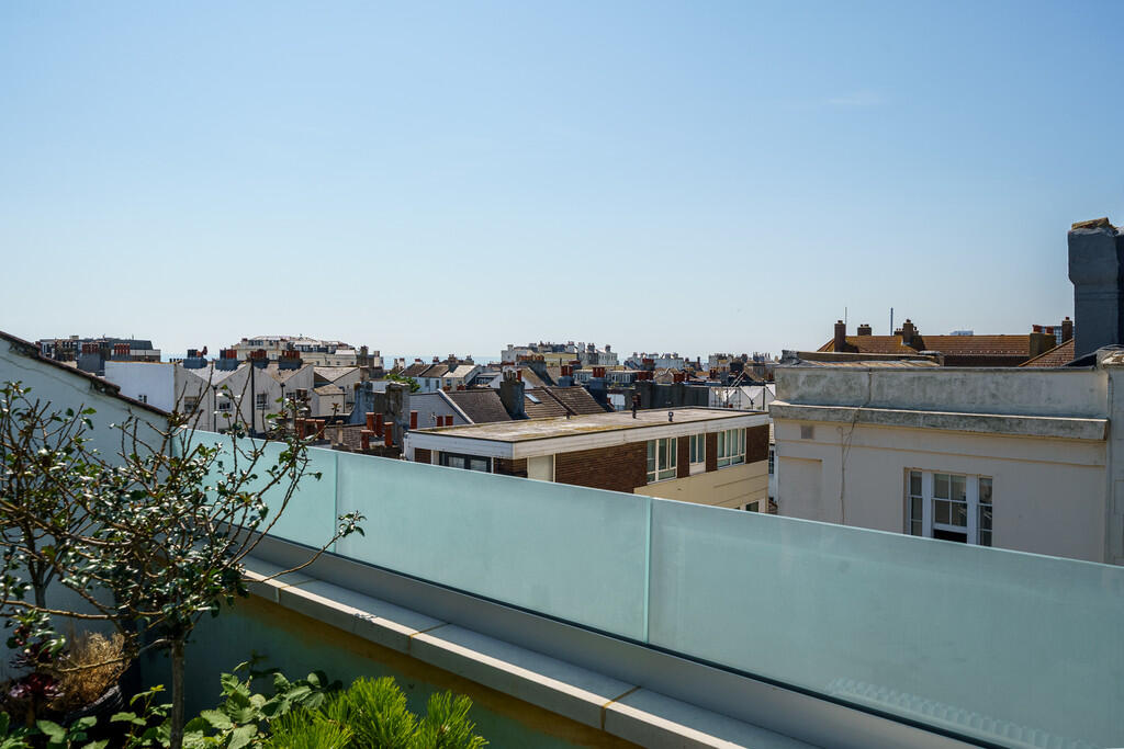 House in Brighton - View 3